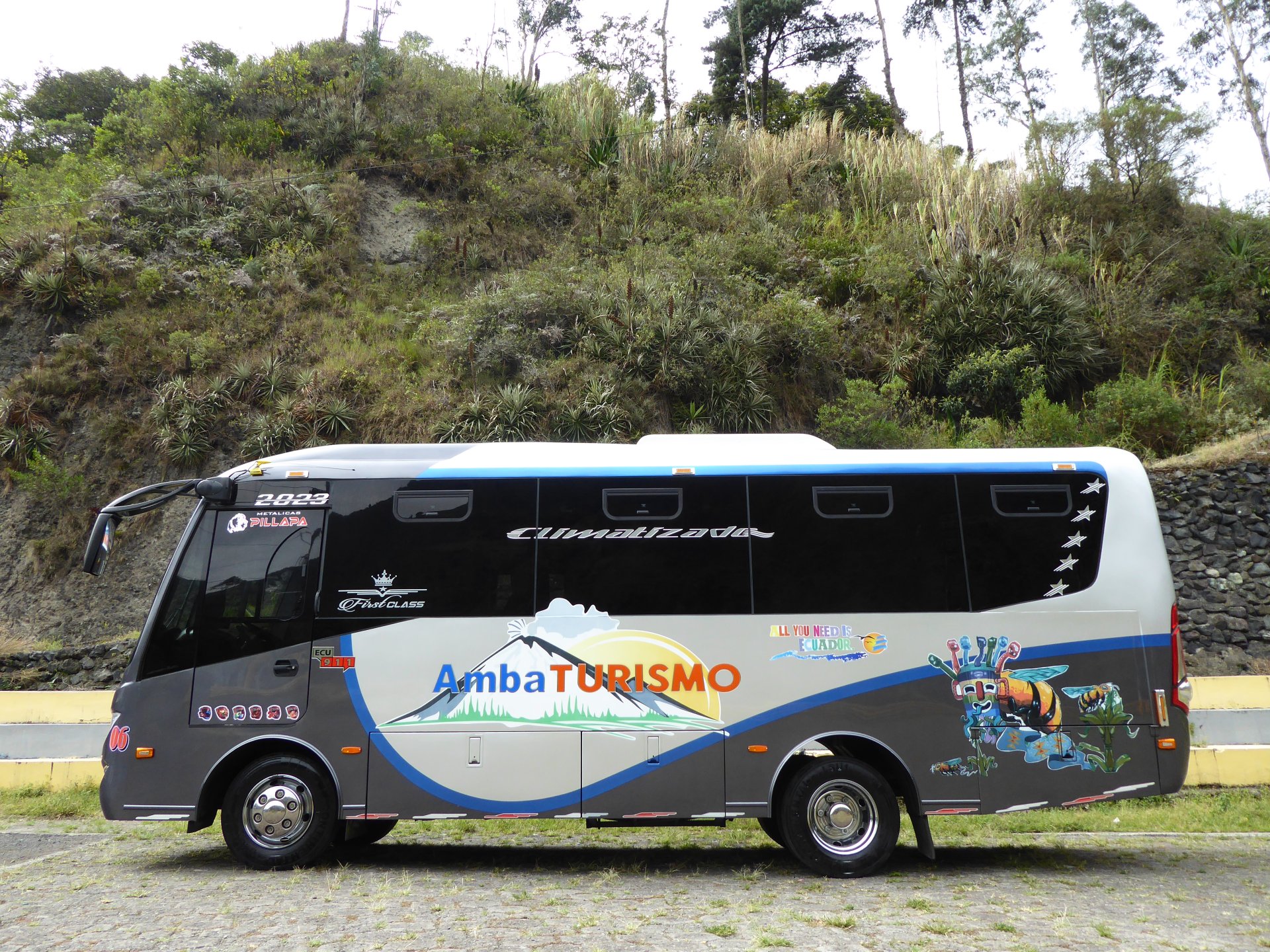  Foto Tourist transportation in Ecuador