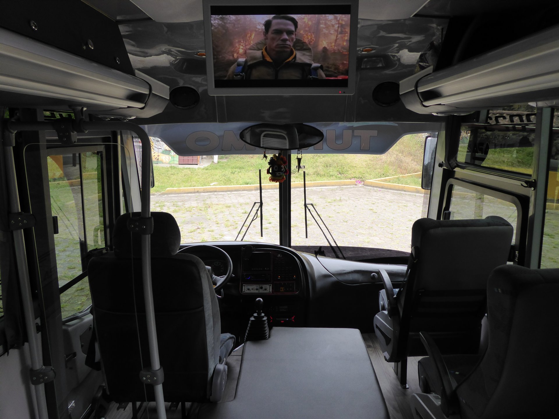 Bus Turistico Capacidad 20 pasajeros