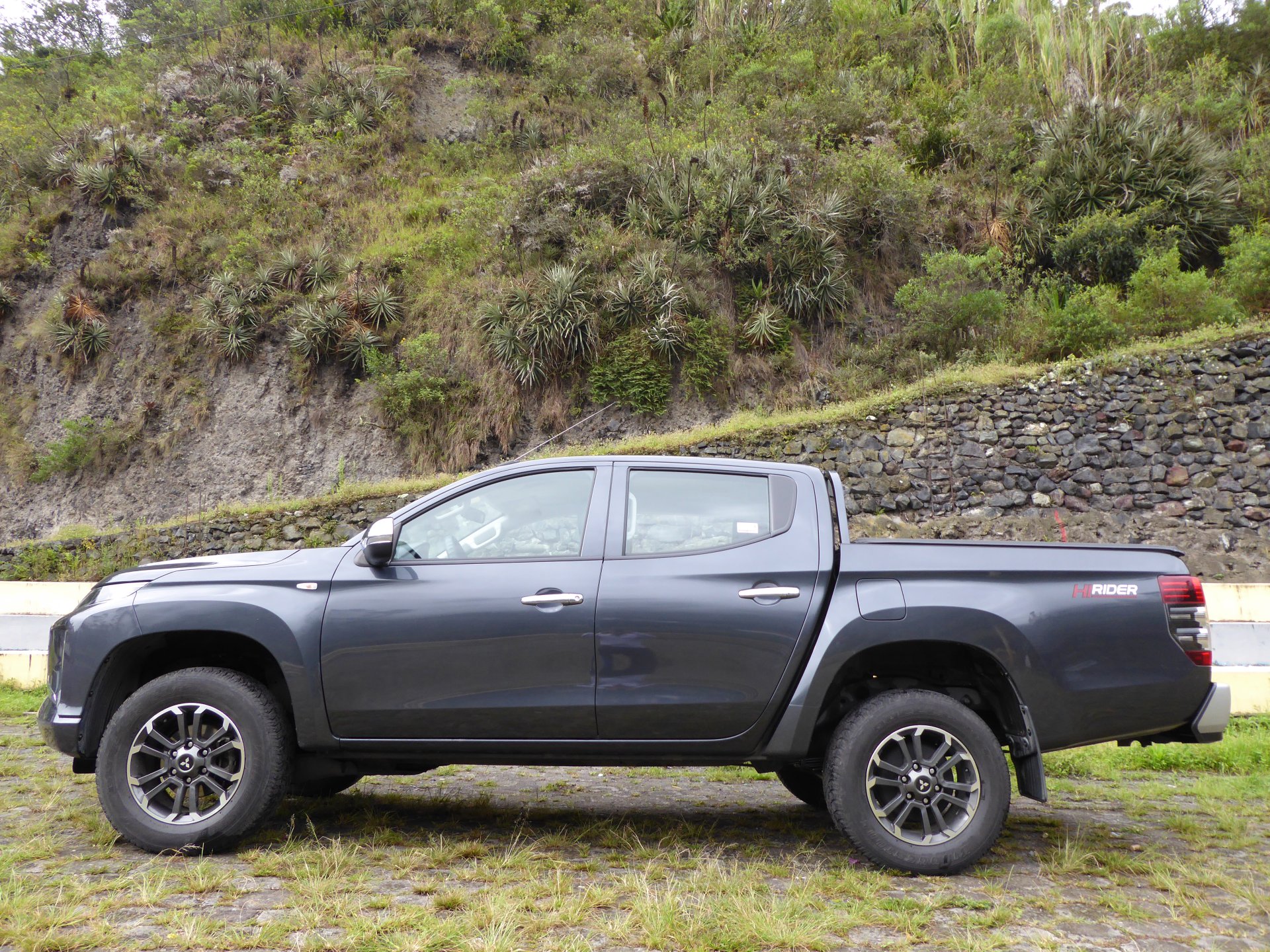 Camioneta. Capacidad 4 pasajeros 