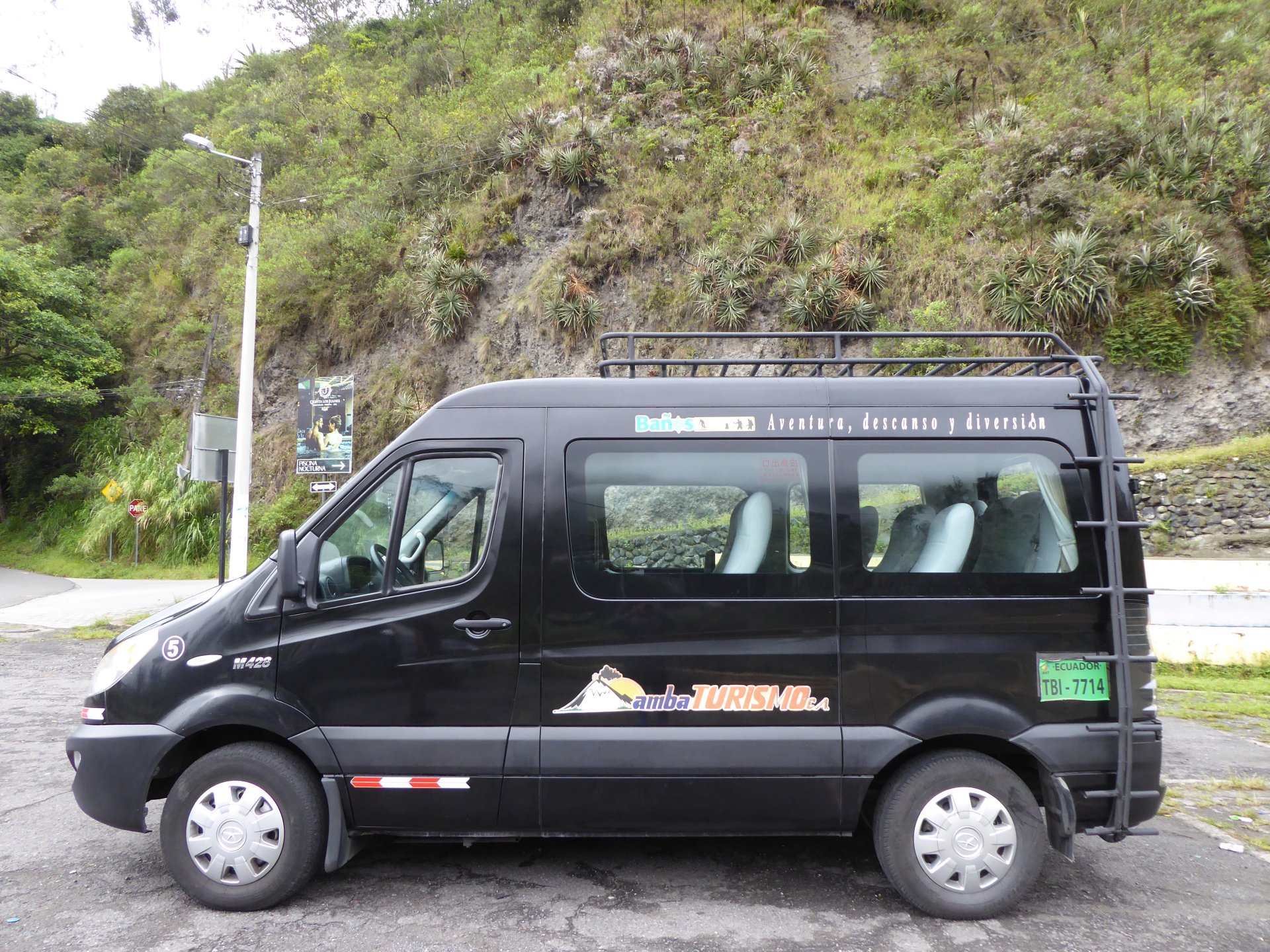 Mini Van. Capacidad 5 pasajeros