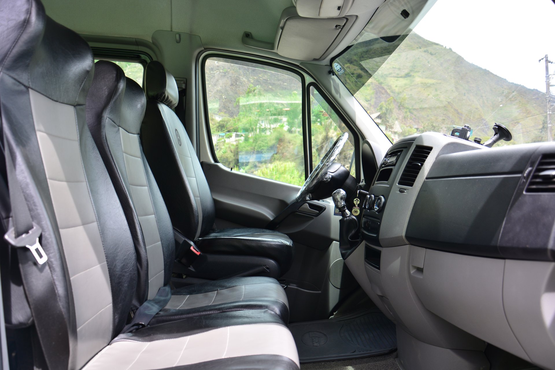 Minibus VolksWagen 18 passenger capacity
