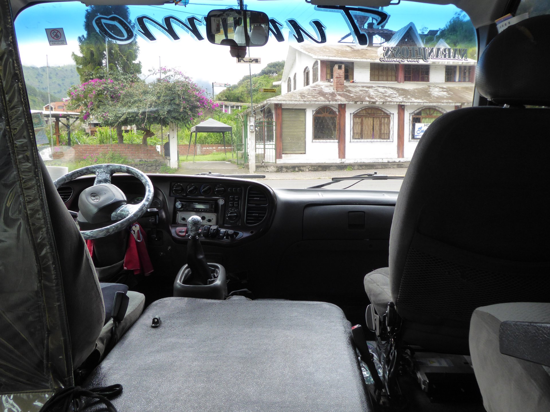 Minibus County Capacidad 18 pasajeros