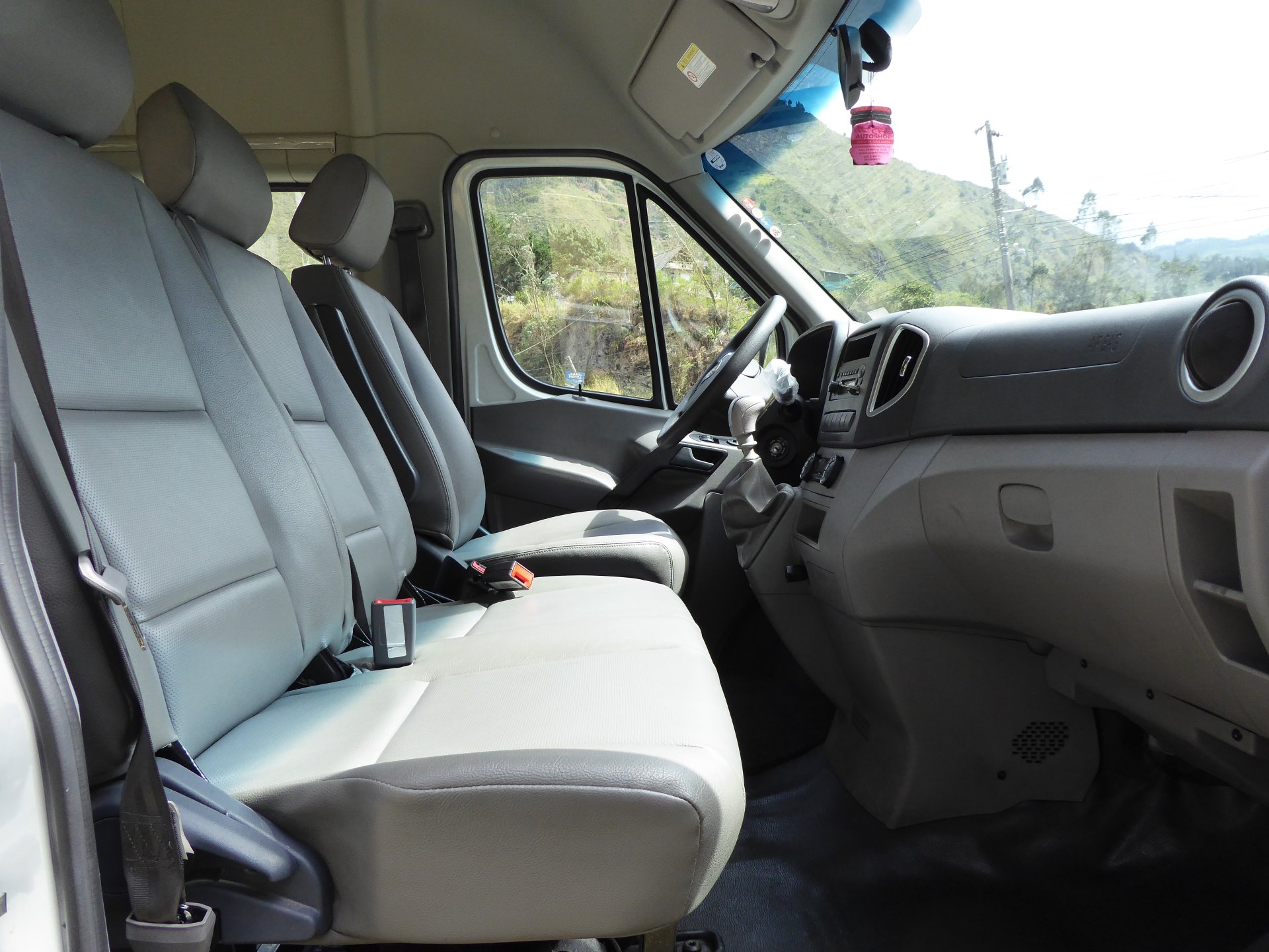 Van Jac Capacidad 12 pasajeros