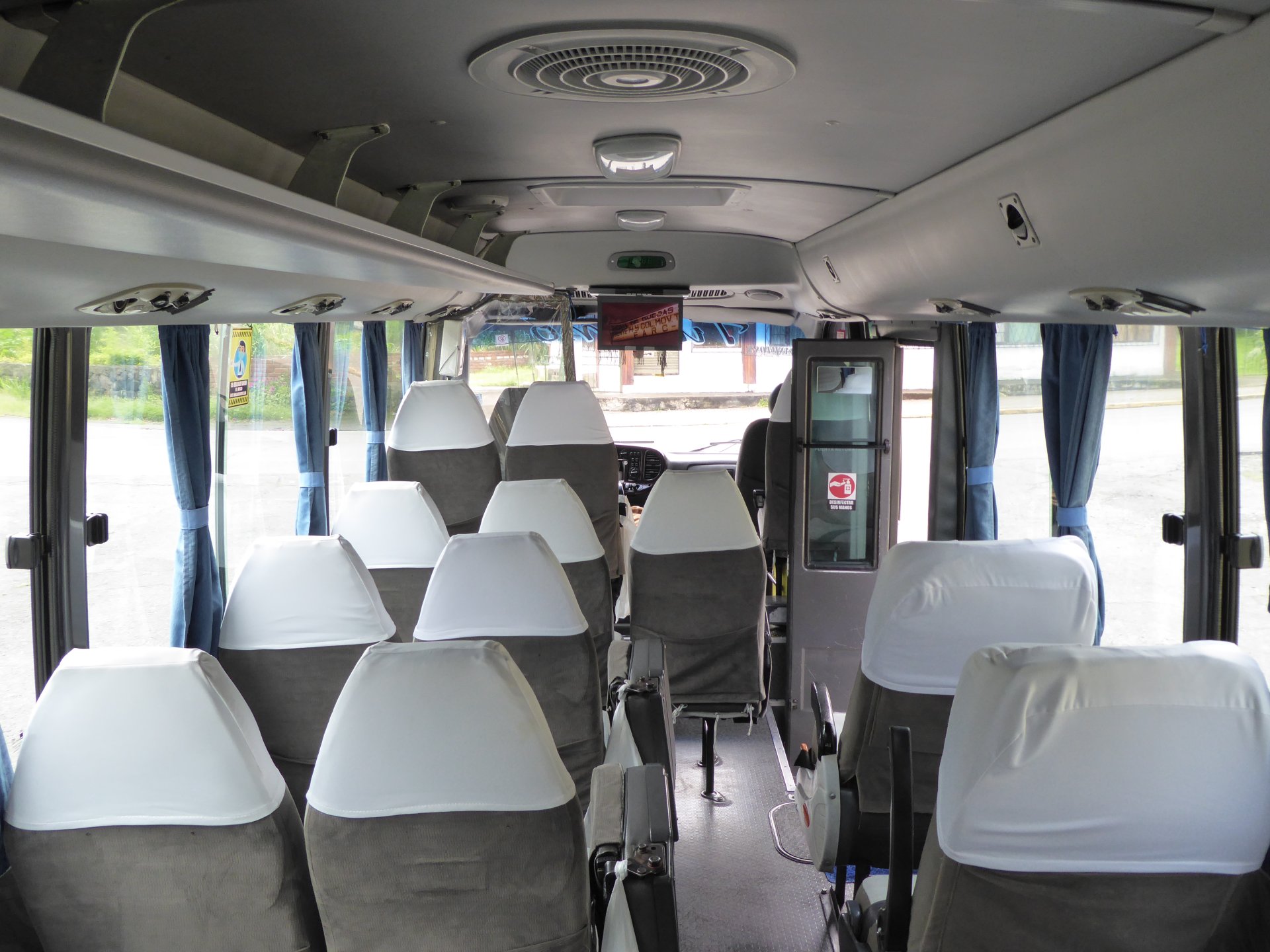 Minibus County Capacidad 18 pasajeros