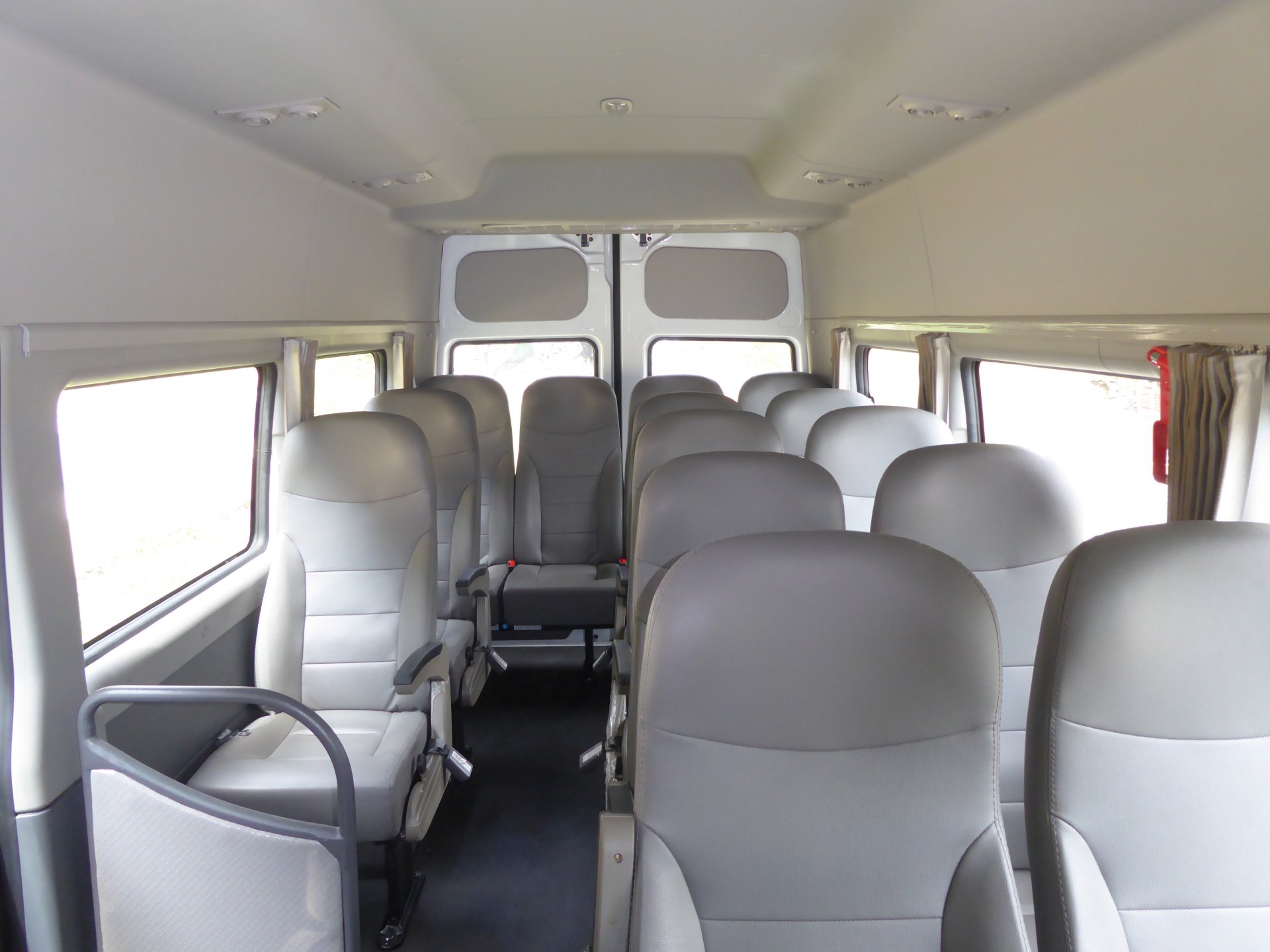 Van Jac Capacidad 12 pasajeros