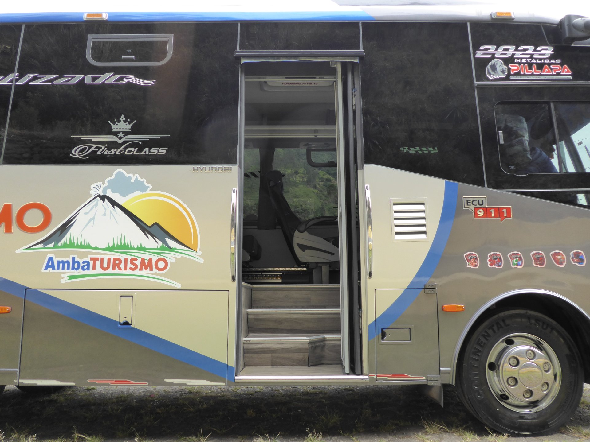 Bus Turistico Capacidad 20 pasajeros